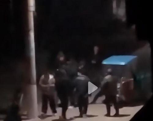 爬山打人事件最新爆料,最新爆料揭露惊人内幕